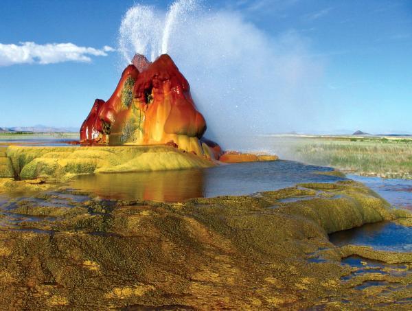 چشمه آب گرم فلای در نوادا ، آمریکا Fly Geyser